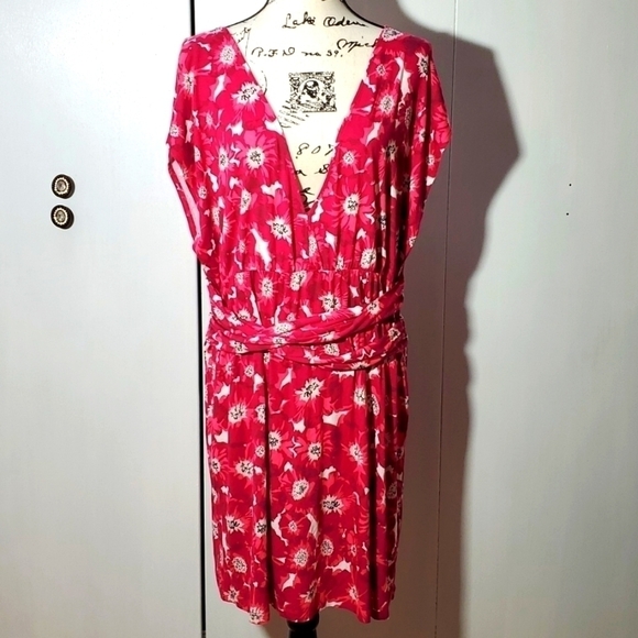 Loft Beach- Bright Deep Pink Floral beach dress Deep V smocking Size. Large - Picture 1 of 6